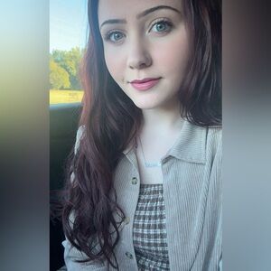 Meet your Posher, Makenzie